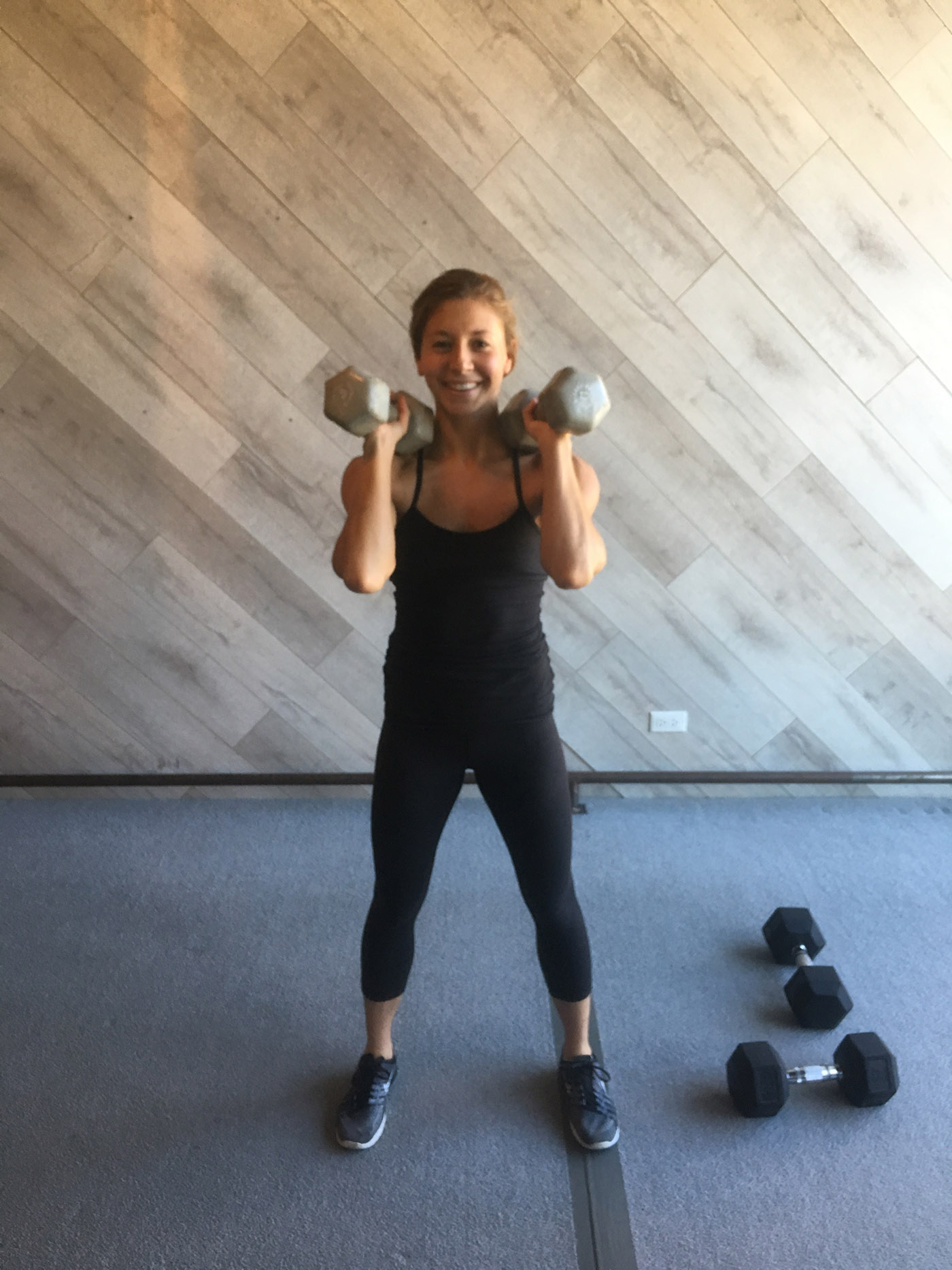 Goblet squat with two dumbbells sale