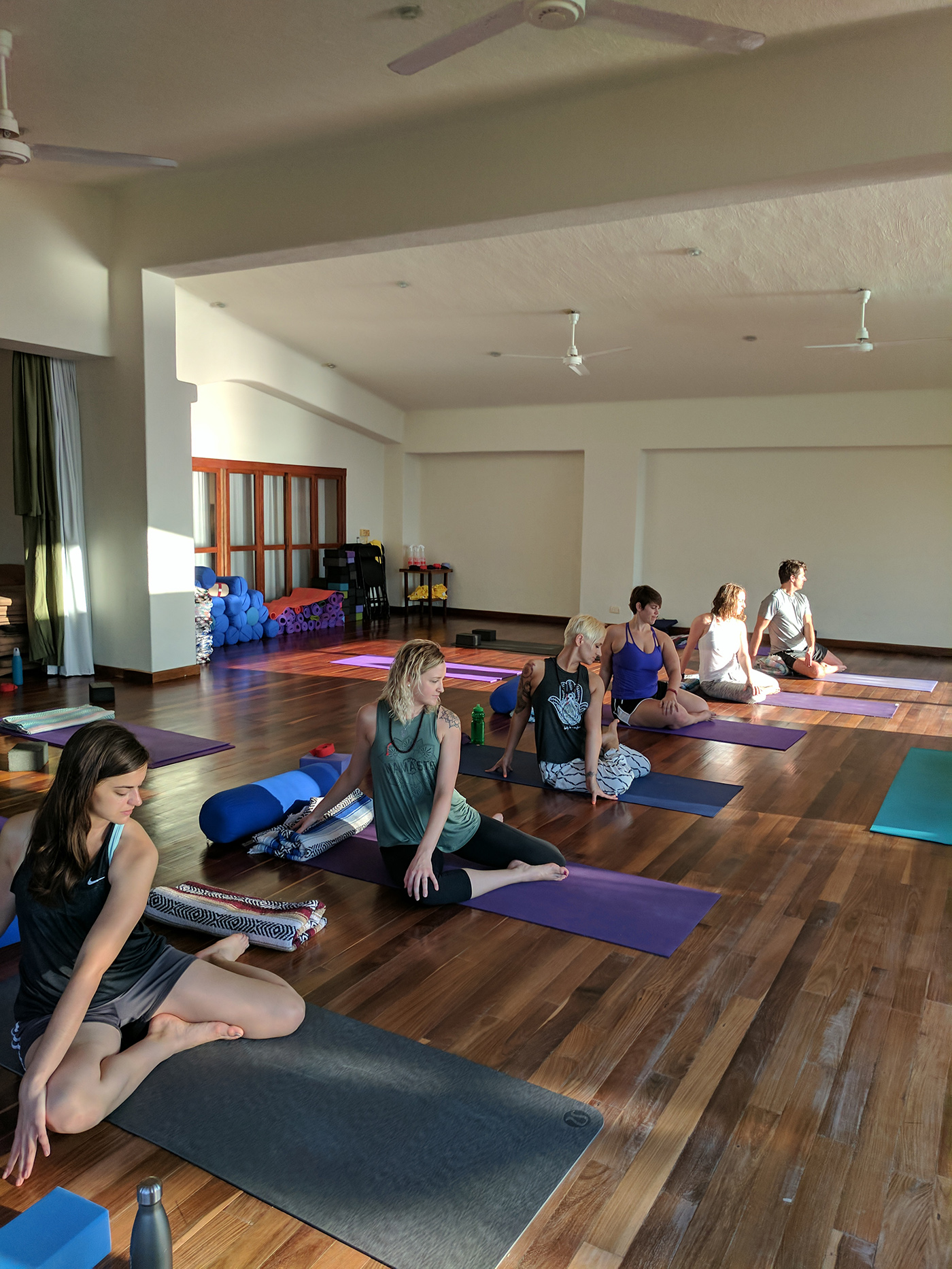 How to Find the Right Yoga Retreat for You