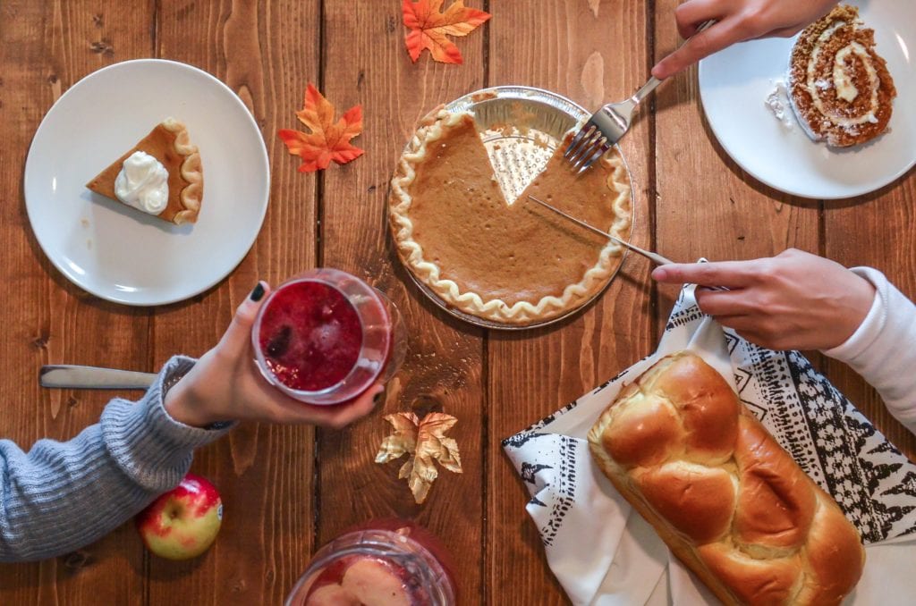 tips for hosting friendsgiving