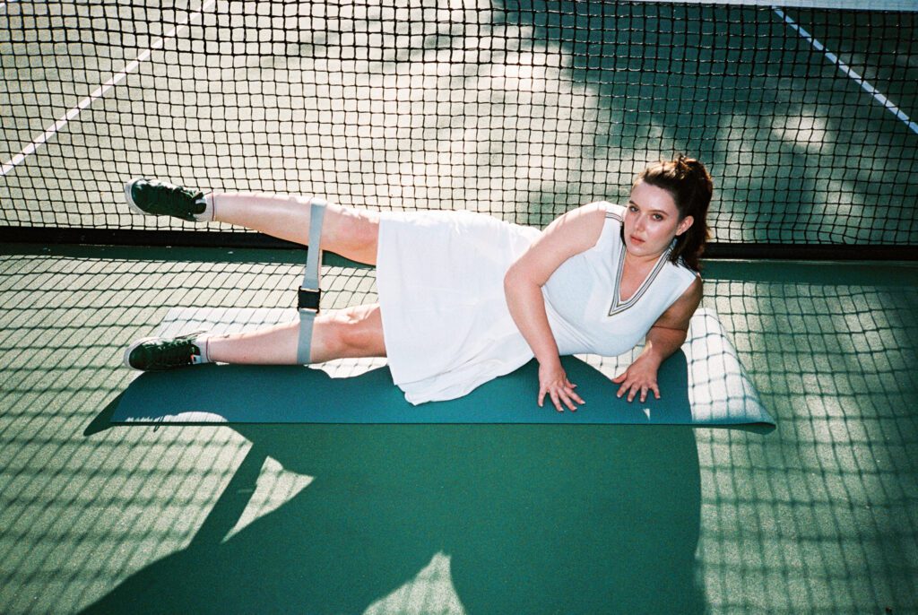 buckleband side lying leg lift