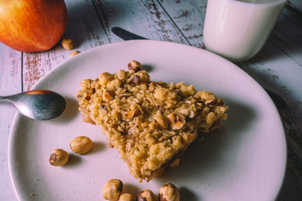 Friendsgiving apple crisp